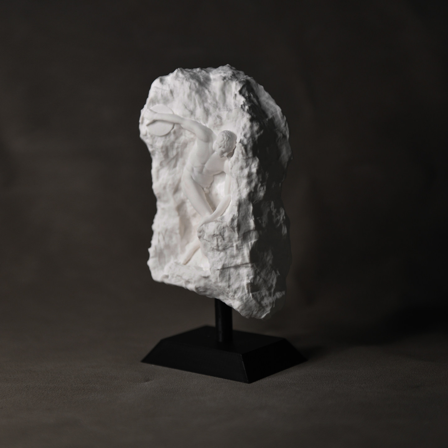 Greek Discobolus Statue Plaste - огляд і ціна Home Office Library